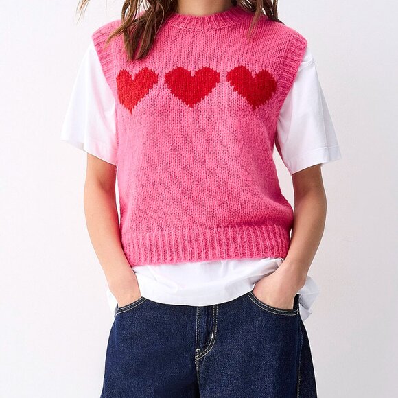 PIECES Jaquard Heart Sweater Vest - Picture 1 of 3